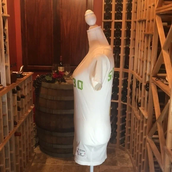 TRUE RELIGION Vintage White V-neck Bling Tee Size S - Picture 4 of 9